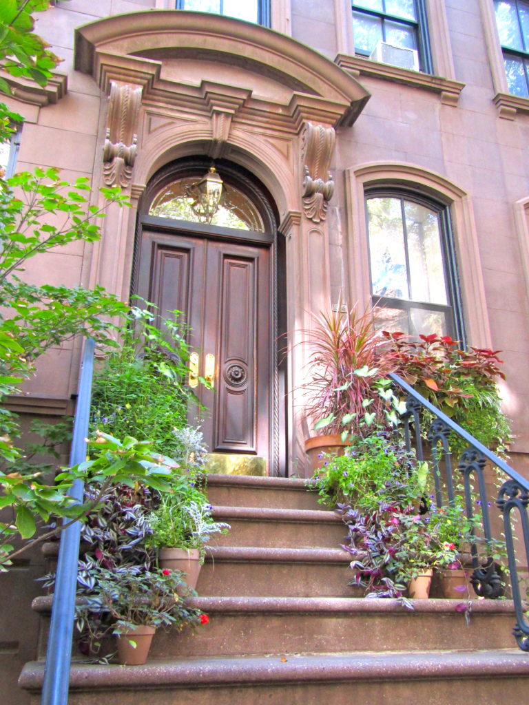 Visiting Carrie Bradshaw's Apartment In New York City - Away With Maja